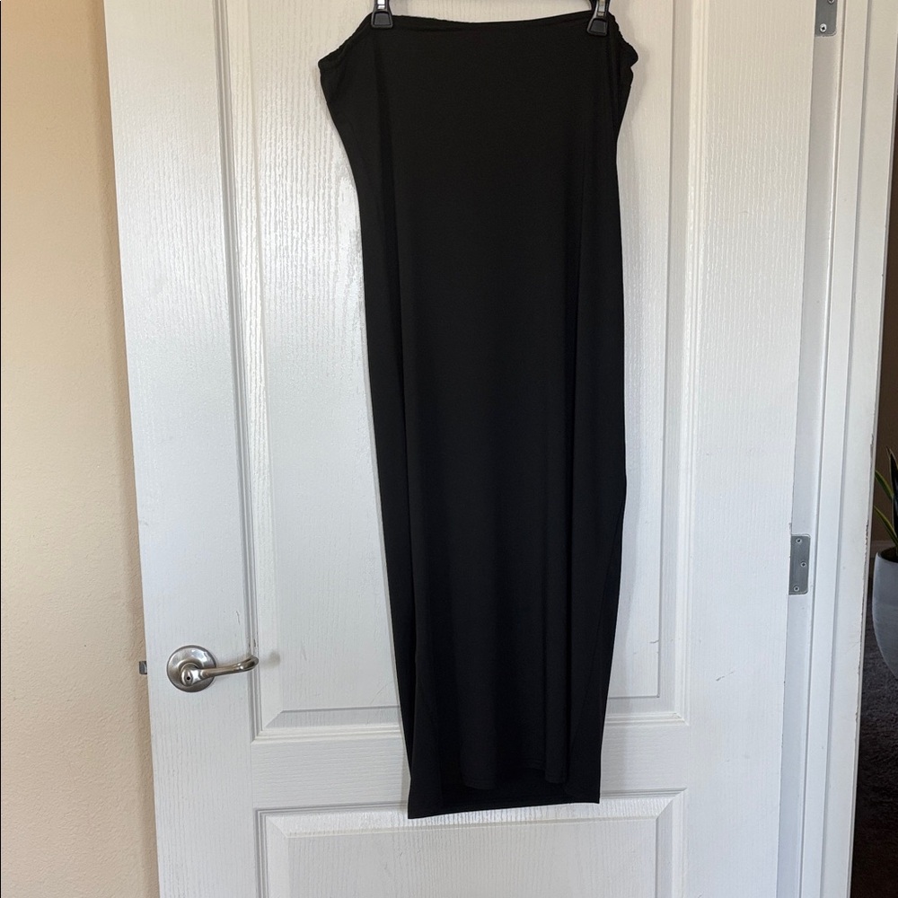 Two-Piece Black Tube Dress Set with Long Kimono Jacket - Picture 2 of 4